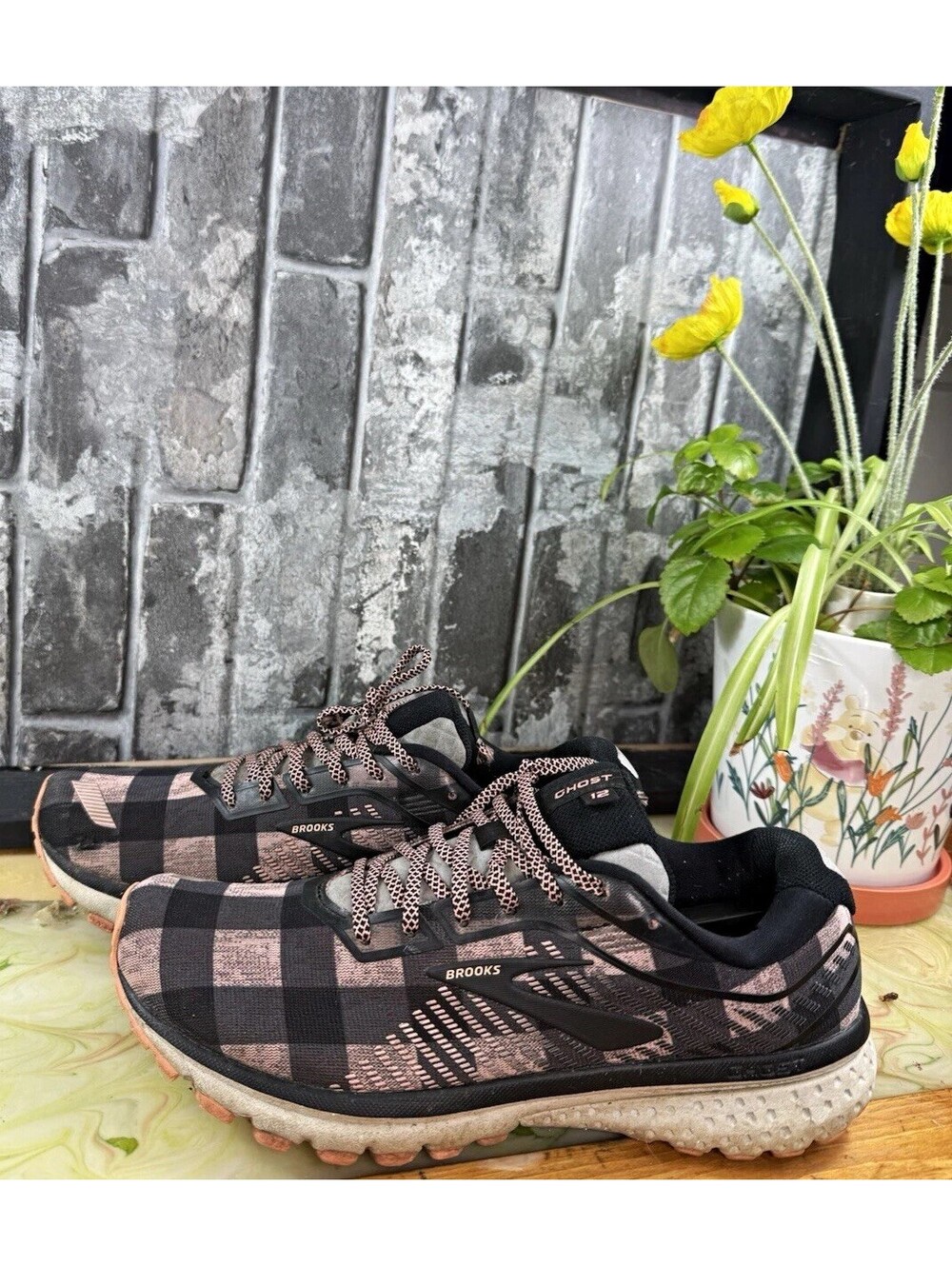 Brooks Ghost 12 Black/Pink Plaid Low Top Lace-Up Men's Athletic Sneaker